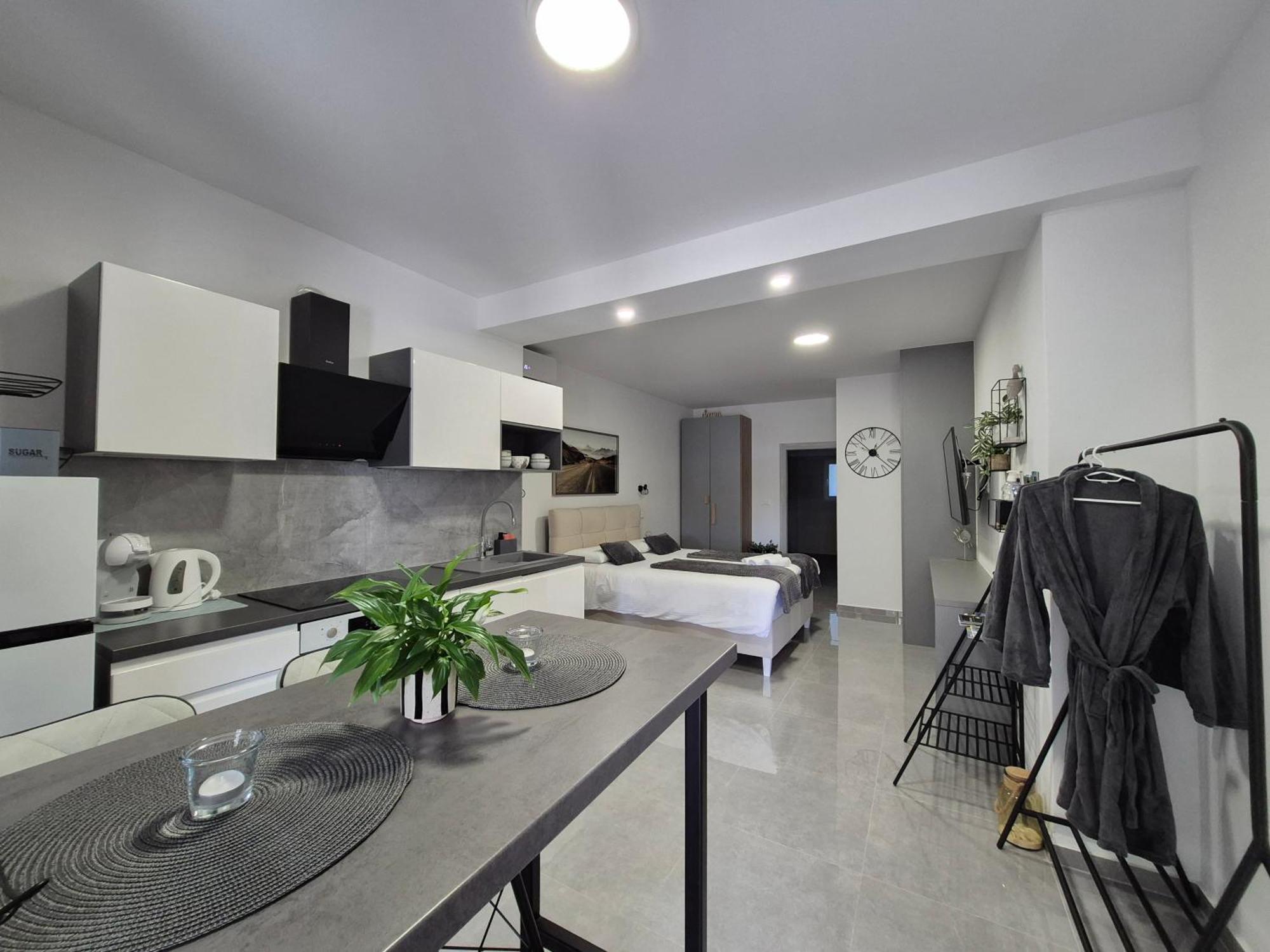 Cave With Free Parking Apartamento PUY Exterior foto